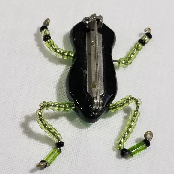 Glass frog pin about two inches - Picture 5 of 6